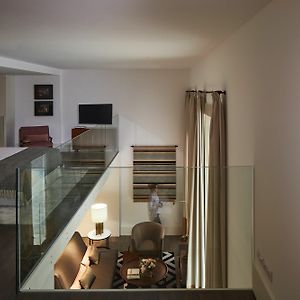 Mezzanine Suite